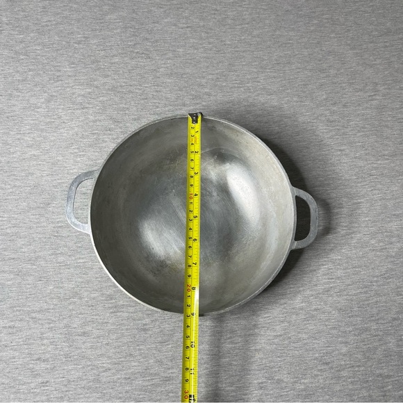 IMUSA USA 9” Traditional Colombian Natural Caldero Pot with Lid - Picture 8 of 8